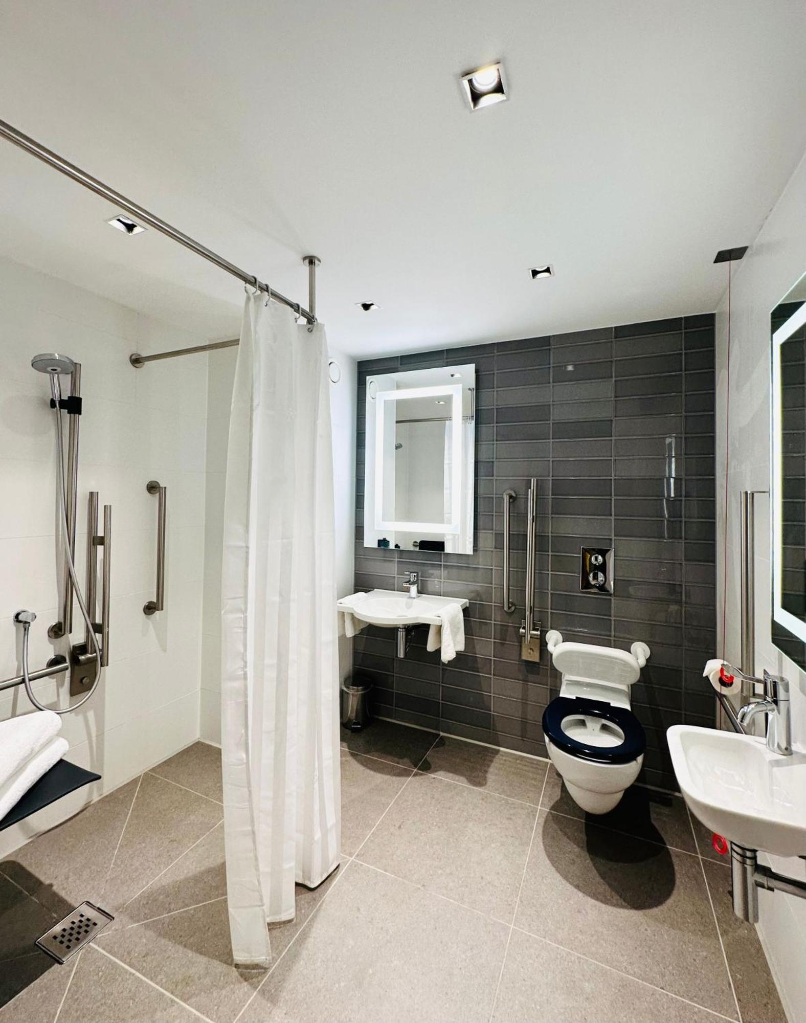 Clayton Hotel Manchester City Centre 외부 사진